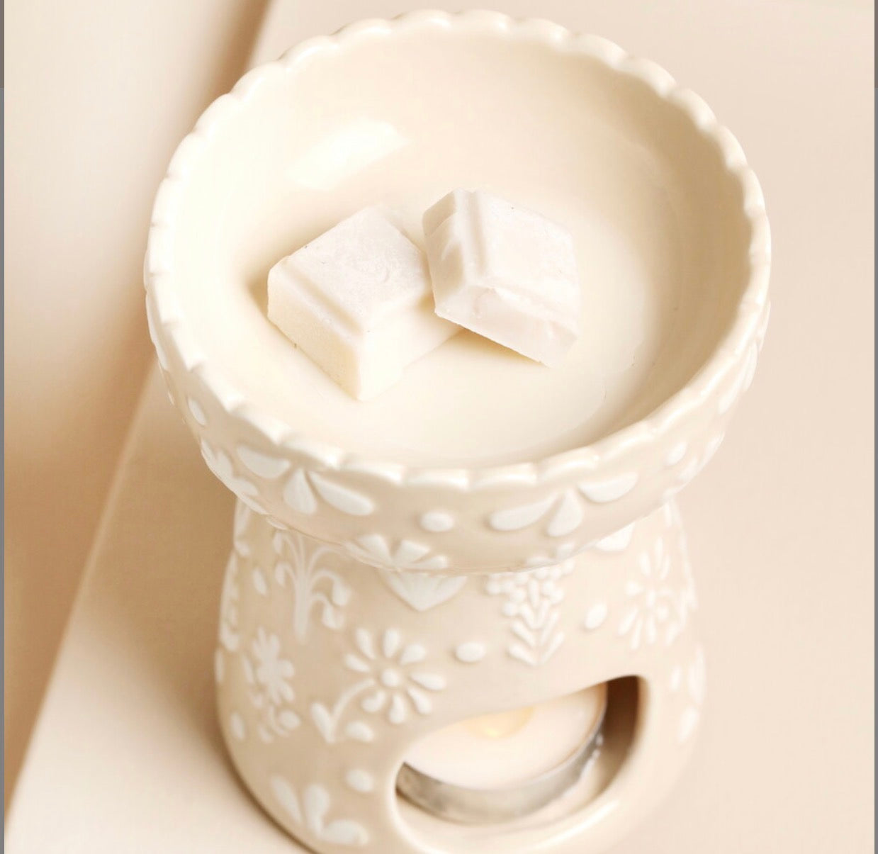 Pink Ceramic Floral Scalloped Edge Wax Burner